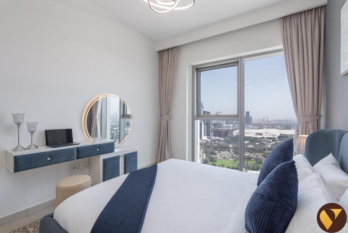 Downtown Views Ii - Vogue One Bedroom With Balcony, 32nd Floor Opposite Mall Skybridge Dubai