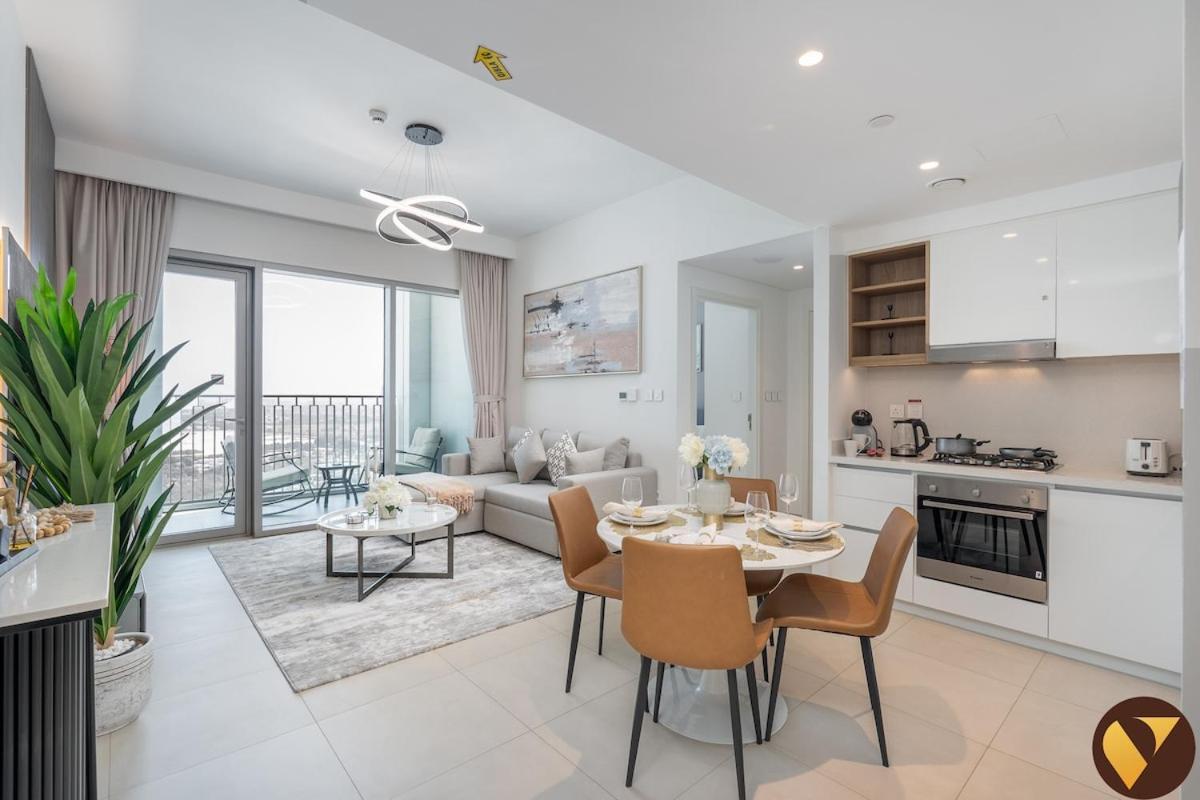 Downtown Views Ii - Vogue One Bedroom With Balcony, 32nd Floor Opposite Mall Skybridge Apartment Dubai